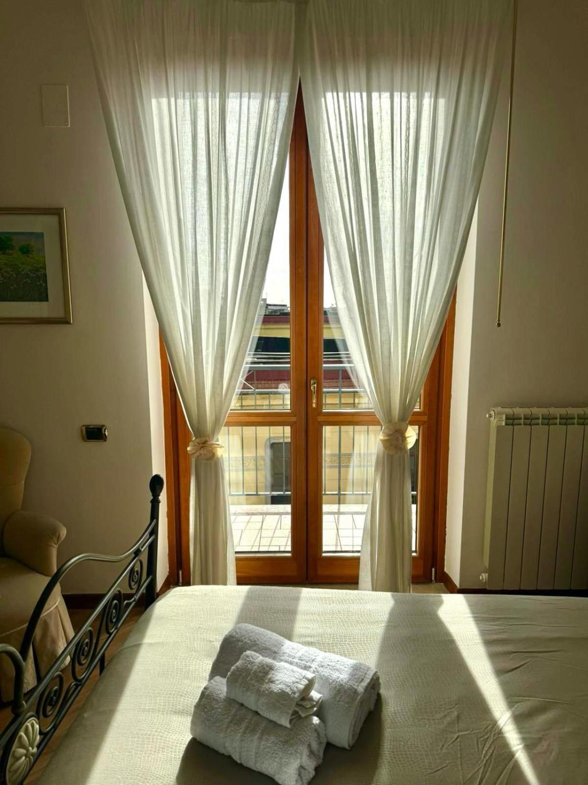 A Casa Di Don Peppino Apartment Салерно Екстериор снимка